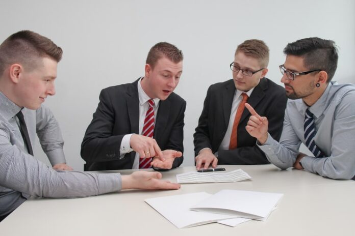 5 Common Situations Where a Contract Lawyer Can Come to The Rescue
